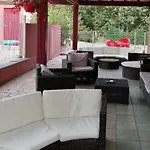 Camping Mobil-home Avec Terrasse Acces Handicape Au Boulou - Api-1-52-641 *
